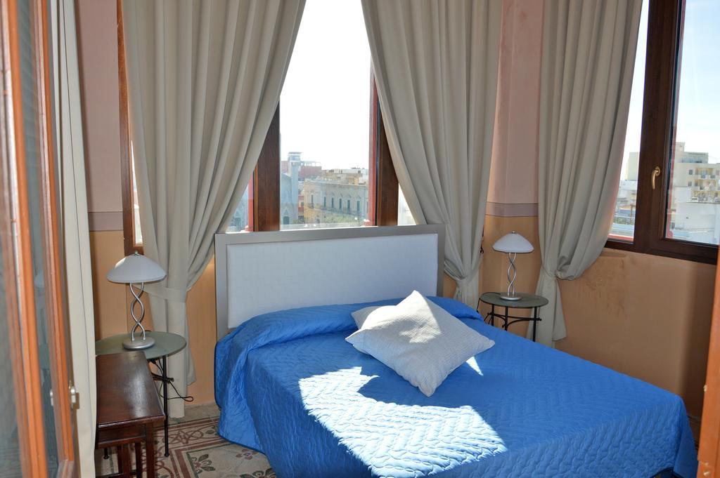 Palazzo Vallebona Gallipoli Bilik gambar