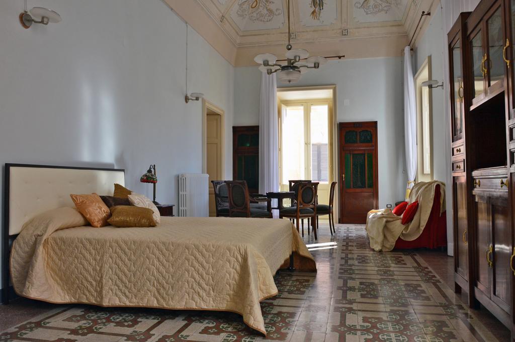 Palazzo Vallebona Gallipoli Luaran gambar